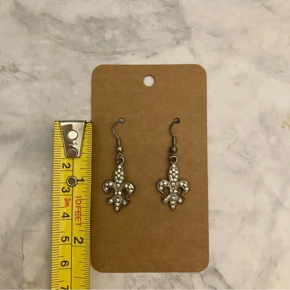 Fleur de Lis Silver Drop Hook Dangling Earrings New Orleans Cocktail Jewelry - Picture 8 of 12